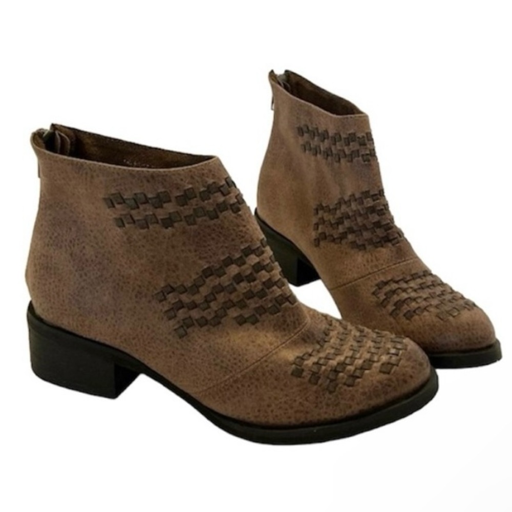 Not Rated Tan & Brown Booties Woven Details Zipper Back Boho Western Sz 6.5
